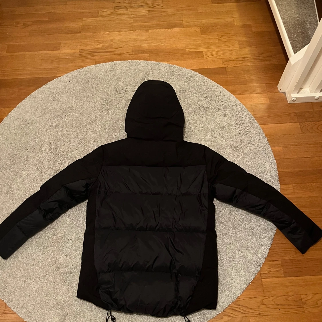 Svart dunjacka från Sail racing  - 91