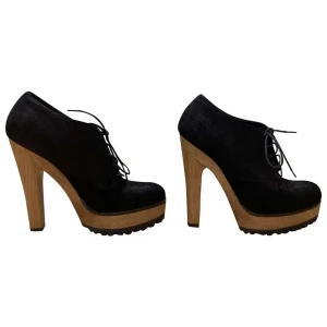 Dolce Gabbana  - Säljer mina dolce Gabbana stövleter som är i jätte bra skick (oanvända) priset kan diskuteras vid snabb affär!