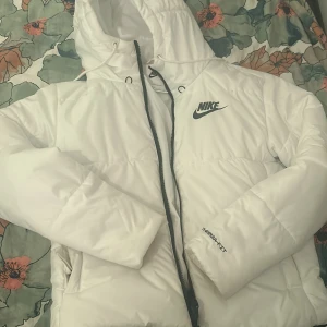 Puffjacka💘💘 - Säljer då den ej kommer till användning 💘💘