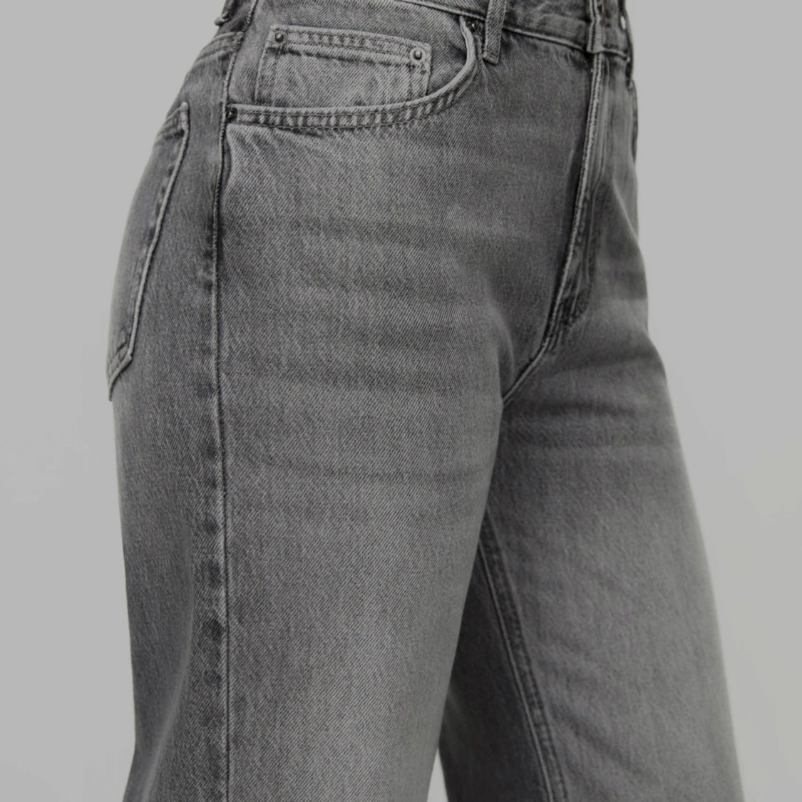 Grå jeans i rak modell - 90