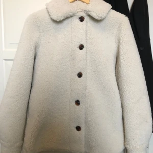 Teddy jacka  - Teddy jacka i stl xxs men passats-m den är oversize 