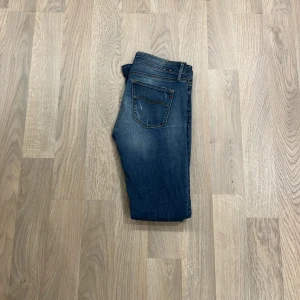 Replay jeans - Snygga replay jeans i bra skick nypris 2000 vårat pris 399 priset kan diskuteras 🤝🤝