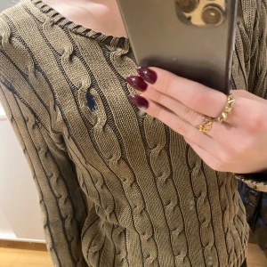 Ralph Lauren tröja  - Hej, säljer denna Ralph lauren tröja då den inte kommer till användning längre. Bra skick!❤️