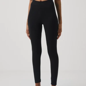 Leggings - Svarta bomulls leggings från even odd storlek L men sitter mer som M  Helt oanvända 