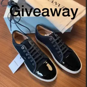 Hej! Har valt att göra en giveaway på dessa sprillans nya Lanvins Cap toe stl 43 | Det som behövs göras är följa, gilla, kommentera Grisch 🤙🏻| Om man köper från profilen är det större chans på vinst 🏆| Avslutas 1 december, lycka till 🌟