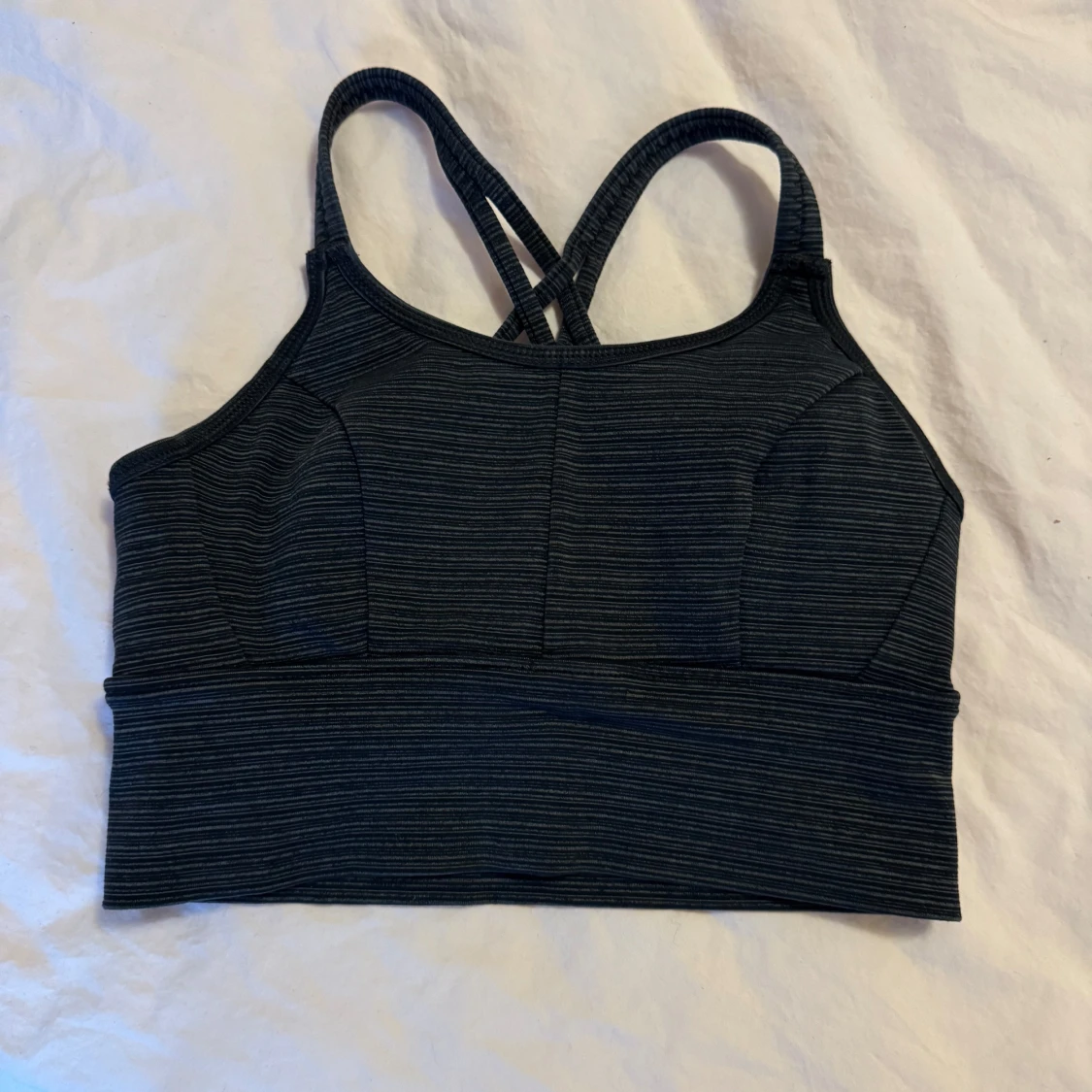 Svart ribbad sporttopp