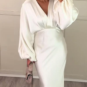 Ginas klänning  - Klänningen är bara använd en gång!🥰