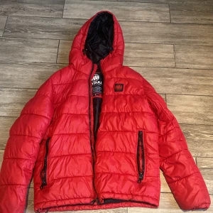 Pitbull westcoast jacka - Bra skick, tjock vinter jacka, varm.