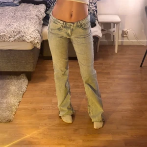 Low waist från HM - Används ej mer ❤️ blivit en aning för stor för mig och brukar ha XS