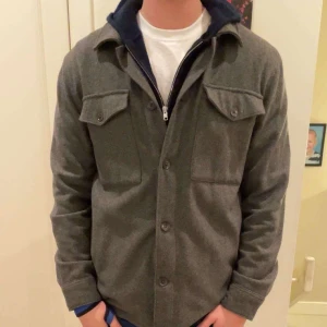 These Glory Days Overshirt - Perfekt jacka för vinter och höst🍂❄️ Från These Glory Days! Bra skick