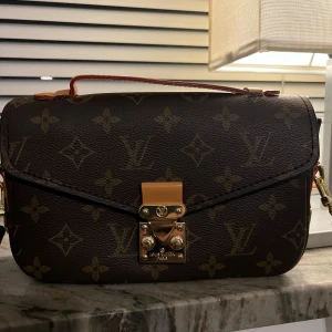 Luivitto väska  - Helt nu oanvänd 