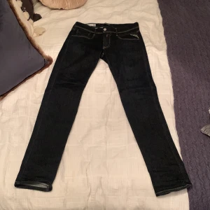 Replay anbass - Säljer min replay jeans som är i väldigt bra skick 