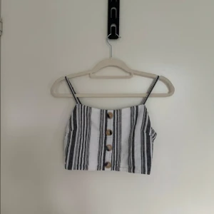 Randig topp - Använd 2 gånger. Superbra skick! 