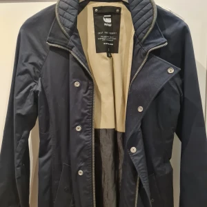 Jätte snygg G-star kappa - Mkt fin jacka som aldrig är använd. Gör sig inte på bild tyvärr