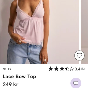 Söt topp - Helt oanvänd topp från Nelly.com. Storlek xxs men skulle säga att den även passar xs. Köpt för 249kr