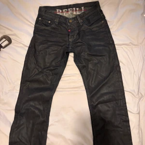 Y2k jeans  - Skit snygga y2k byxor! De är bootcut. 
