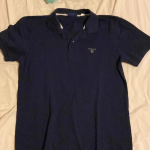 Gant pique - Inga defekter eller liknande. Säljer pga att den är för liten. 