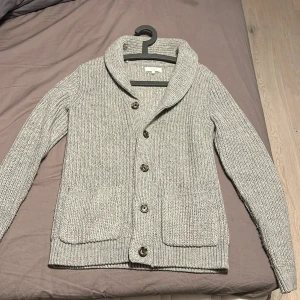 Cardigan - Sjukt fet och unik cardigan. Knappt använd. Pris kan diskuteras. 