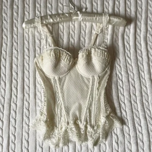 Korsett top - Spets korsett top 