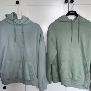 2 st Pier One hoodies  - Säljer mina 2 hoodies från Pier One då jah inte längre har behov av dom. Båda är andvända men har ingen skador eller märken