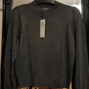 Tröja  - Oanvänd Tröja, S i storleken 