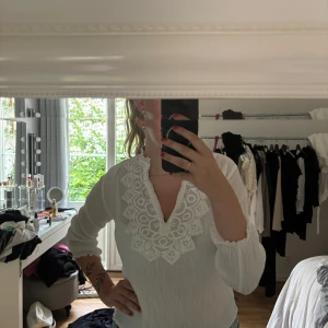 Zara Blus - Jättefin Blus från Zara. Strl L men passar mer M