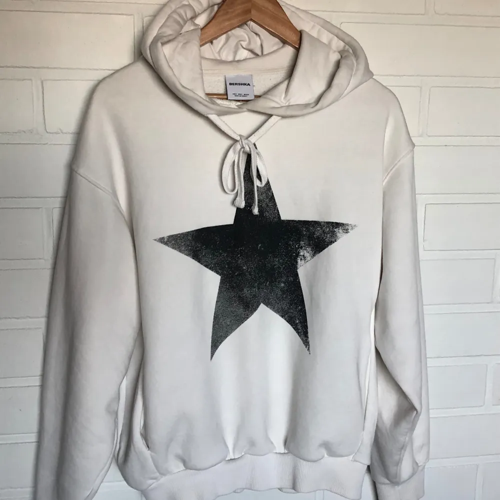 Selling this beautifull Bershka star hoodie, size s. Only used few times and in good contition.  . Hoodies.