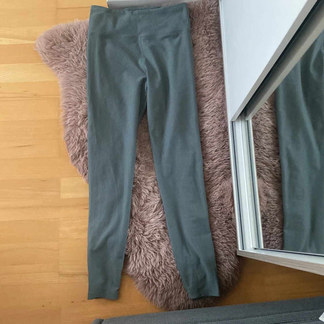 Grå leggings från Röhnisch - 90