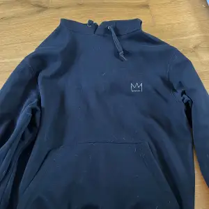 En hov1 hoodie, jätteskönt material 