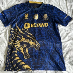 Porto Tröja - Använd fåtal gånger - Ny skick Storlek: XL, passar ifall man har L bra