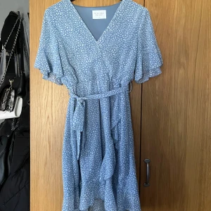 Fin klänning  - Aldrig använd  Xs 