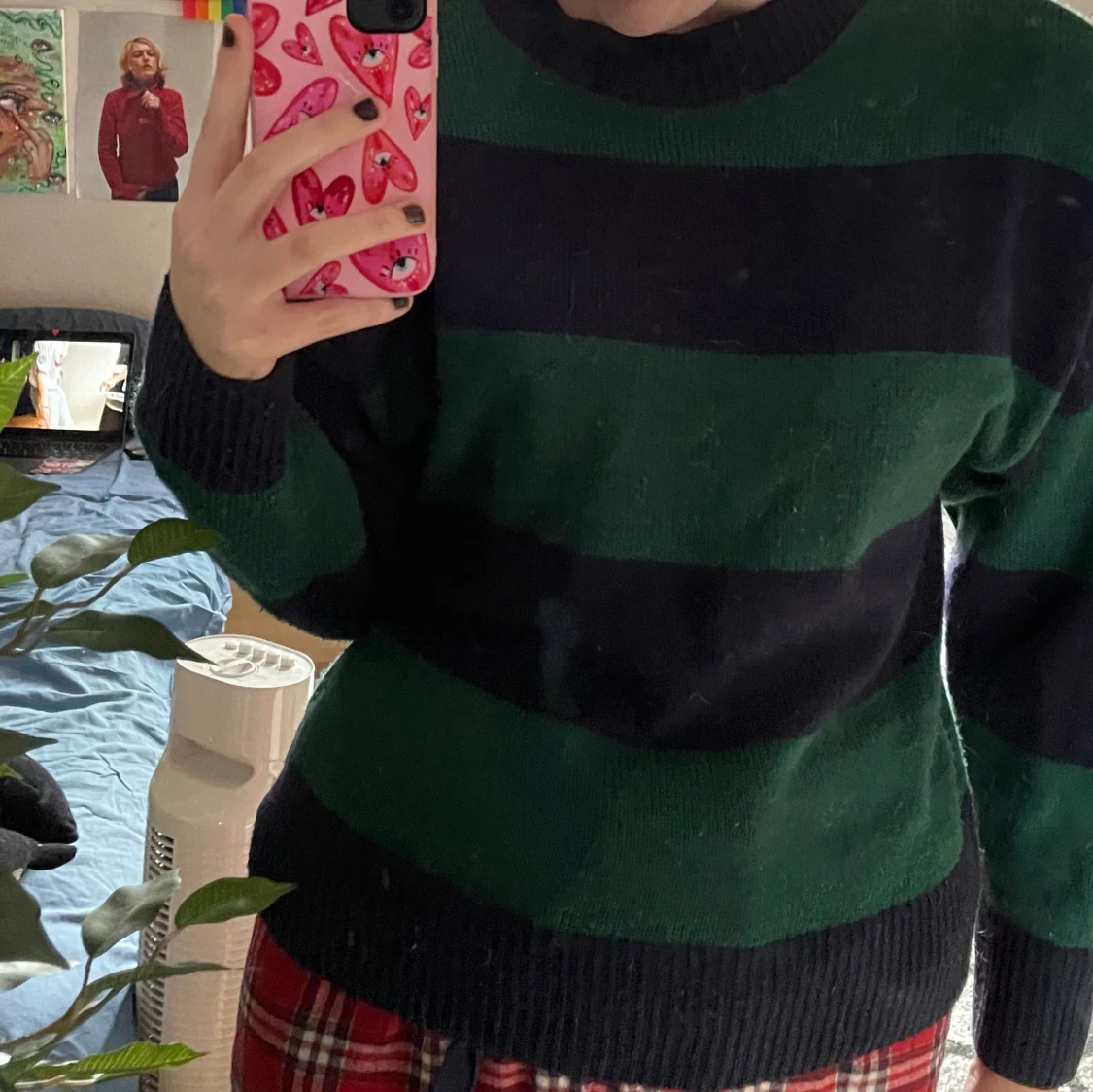 Randig tröja i grönt och svart - 91