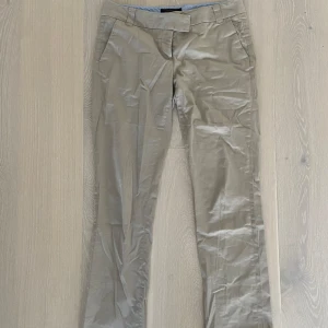 Kostymbyxor - Beige kostymbyxor från stockh lm, sparsamt använda💞