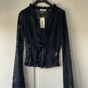 Venderbys - Säljer venderbys spetstopp, köpte den via Plick men den är för liten för mig ☺️