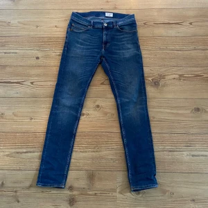 Tiger of Sweden Jeans - Feta jeans från Tiger of Sweden i bra skick. Storlek 31/32 modell Evolve. Hör av dig vid minsta fundering!