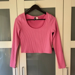 Rosa långärmad topp - Rosa långärmad topp från HM i fint skick! 