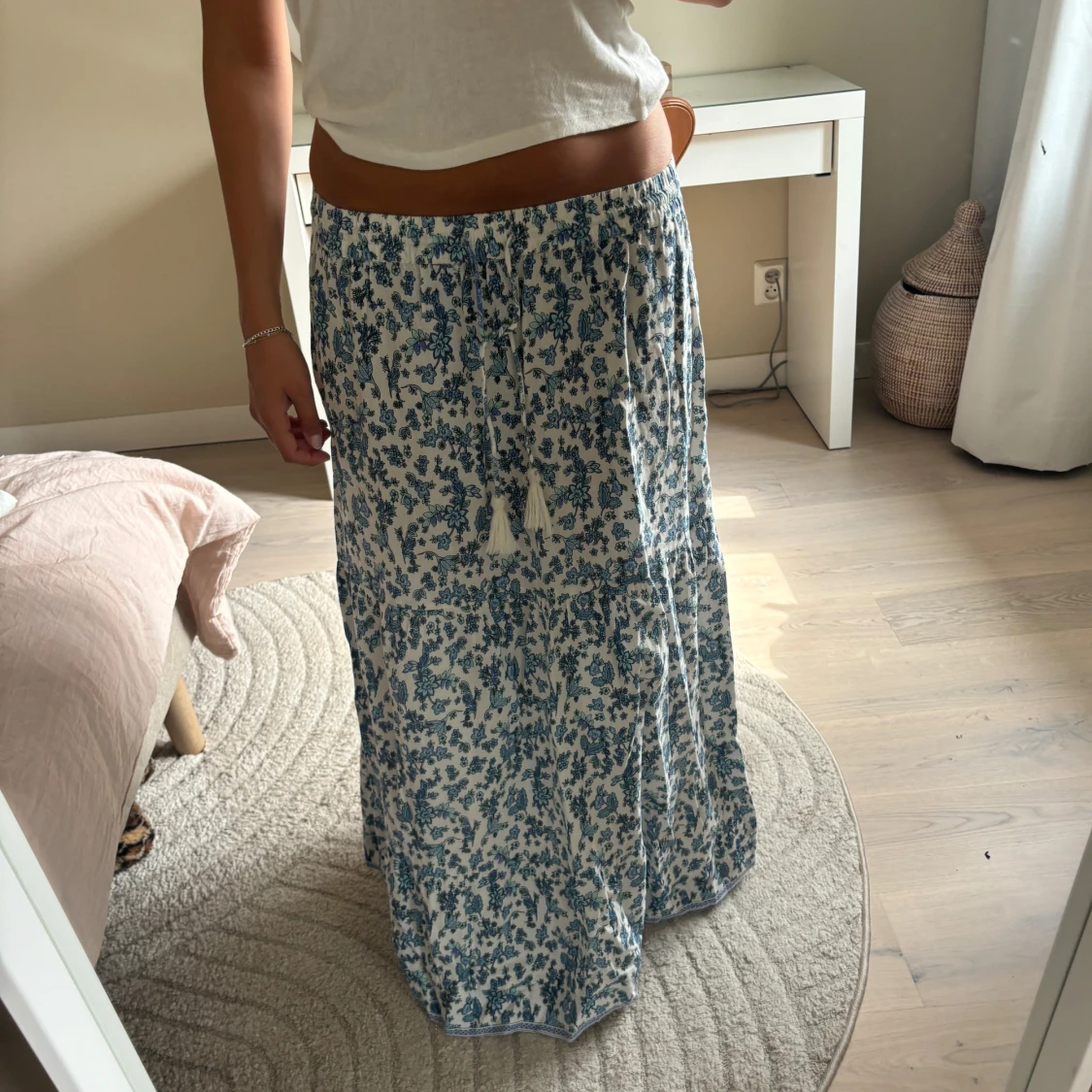 Långkjol med fint mönstee - 90