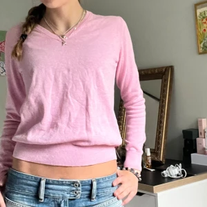 Rosa tröja - Säljer denna superfina rosa tröja då jag inte använder den💗💗💗