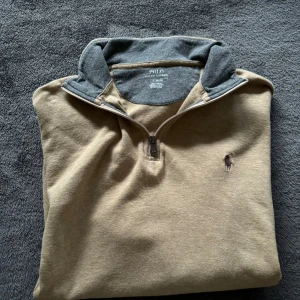 Ralph Lauren quarter zip - Äkta såklart , storlek M/L