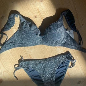 Bikini  - SUPERSNYGG verkligen. Märket är Beachlife och hela bikinin kostar ny runt 1200 med båda överdel och underdel❣️❣️
