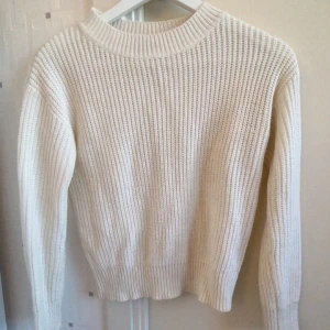 Stickad tröja - Använd fåtal gånger😇