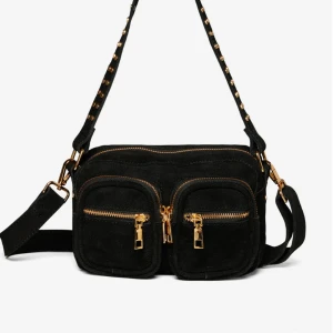 Noella väska guld  - Skit snygg väska till skolan bra skick!