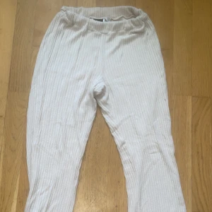 Mjukisbyxor  - Sköna mjukisbyxor i beige 