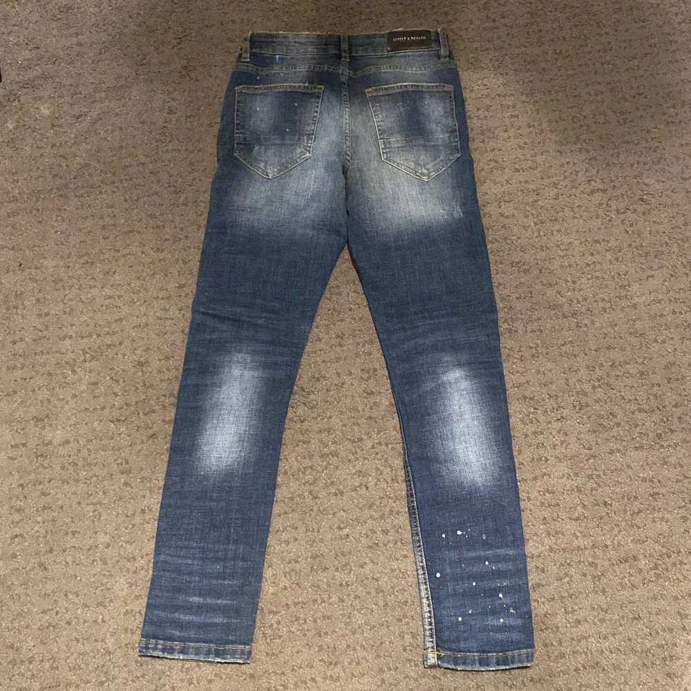 Jeans/ Ny skick, nästan aldrig använda, pris hackat i sten, fraktas redan samma dag  ( finns i flera storlekar)🤝🙌. Jeans & Byxor.