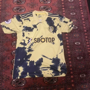 Fin fotbolls tröja  - Fin fotbollströja  Aldrig använd 