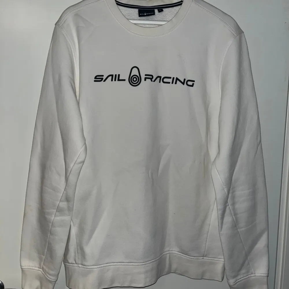 Sweatshirt från sail racing i strl L. Skriv för mer info.. Hoodies.