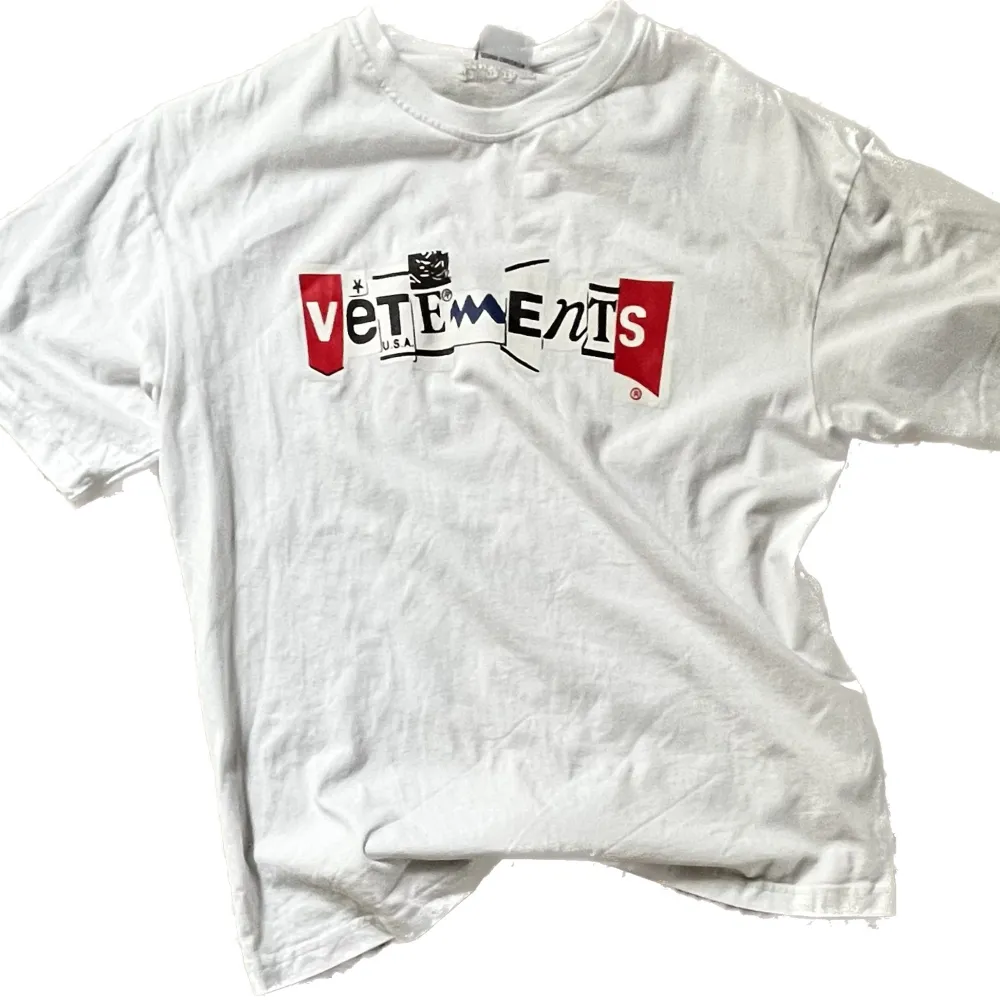 Bra kvalitet Inte äkt Vetements T shirt äldrig änvand . T-shirts.