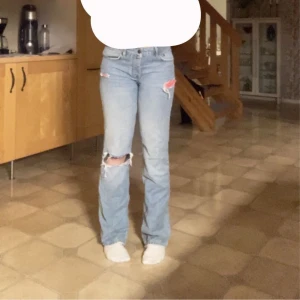 ICON Jeans - Säljer då dom inte kommer till användning längre. Inte särskilt mycket använda. Inga skador. Skriv vid frågor❣️