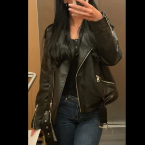 Skinnjacka - Använd men fortfarande i bra skick