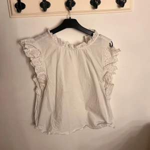 Blus - Söt blus från hm strl S, sann till storlek Skicka för bilder med den på! 